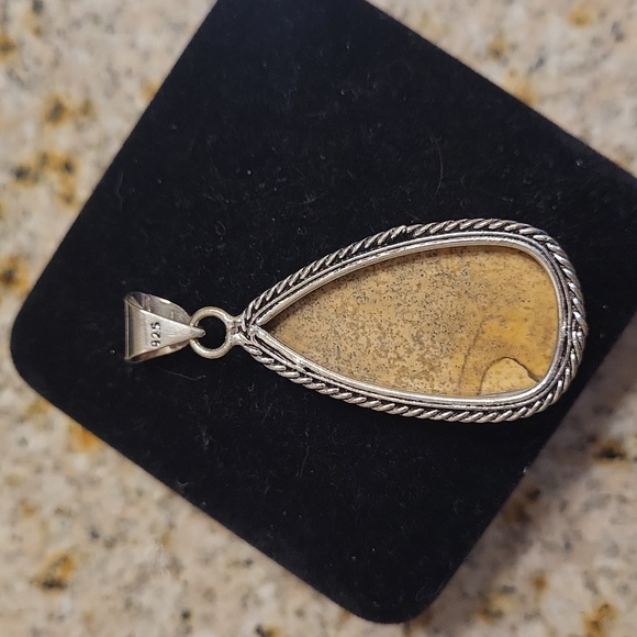 Elegant New Jasper Stone Pendant Set In Sterling Silver Necklace - Picture 2 of 4
